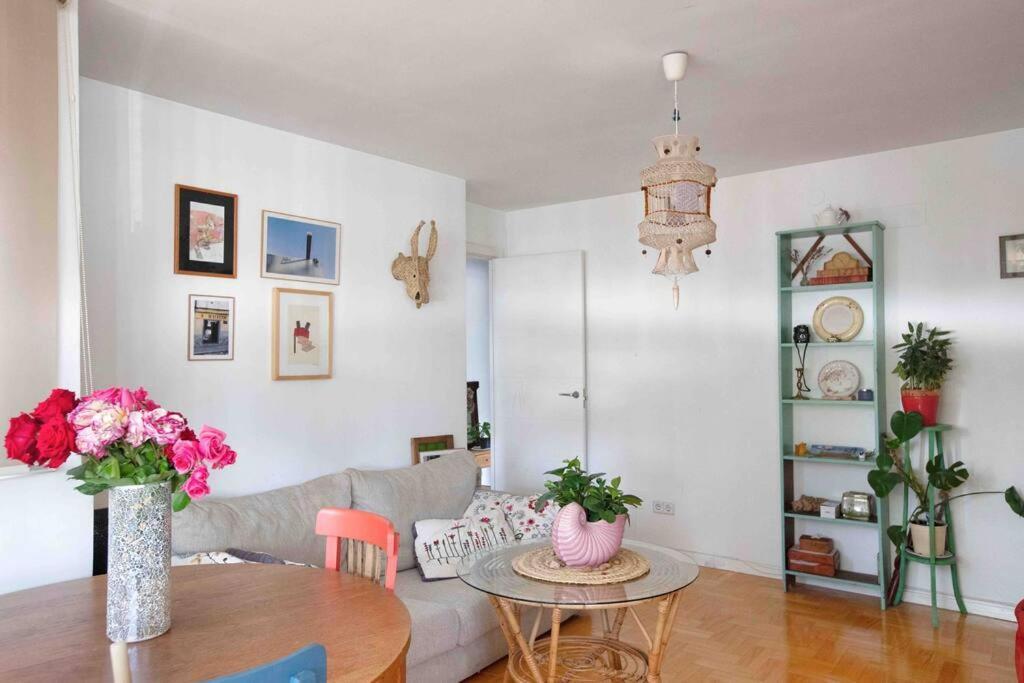 Piso Centrico, Bonito, Acogedor, Aire Acondicionado Y Piscina Enfrente De Casa Madrid Exterior foto